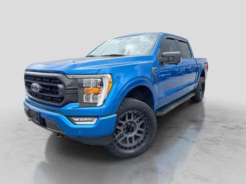 VELOCITY BLUE METALLIC 2021 Ford F-150 XLT