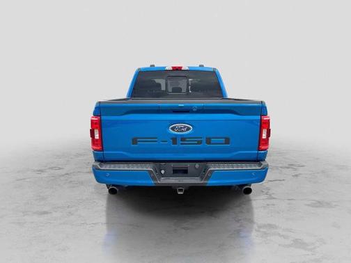VELOCITY BLUE METALLIC 2021 Ford F-150 XLT