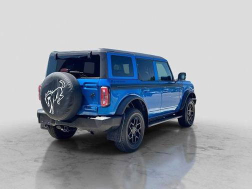 VELOCITY BLUE METALLIC 2023 Ford Bronco OUTER BANKS