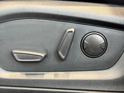 AGATE BLACK METALLIC 2023 Ford Explorer XLT