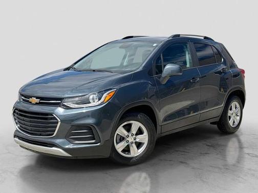 Shadow Gray Metallic 2022 Chevrolet Trax LT