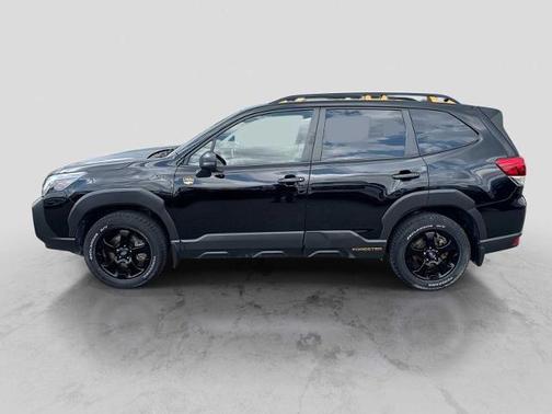 Crystal Black Silica 2024 Subaru Forester WILDERNESS