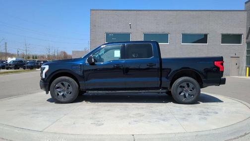 2025 Ford F-150 Lightning Flash