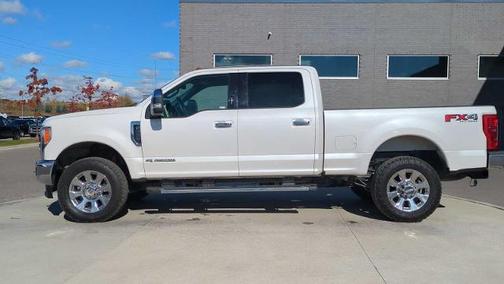 2017 Ford F-350 LARIAT SUPER DUTY