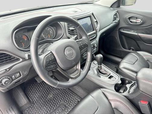 Bright White Clearcoat 2019 Jeep Cherokee TRAILHAWK