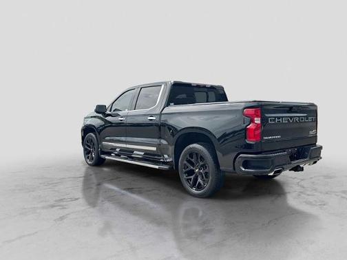 Black 2022 Chevrolet Silverado 1500 HIGH COUNTRY