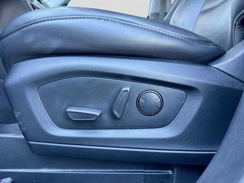 STAR WHITE MET TRI-COAT 2022 Ford Explorer XLT