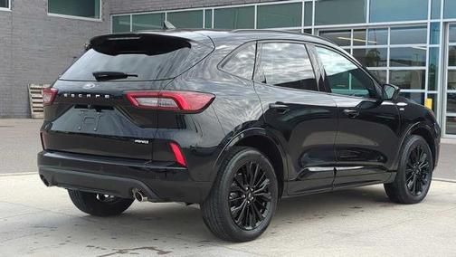 2024 Ford Escape ST-LINE ELITE