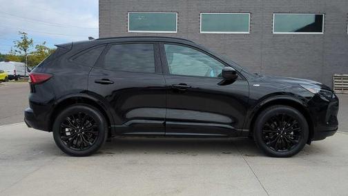 2024 Ford Escape ST-LINE ELITE