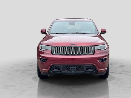 Velvet Red Pearlcoat 2022 Jeep Grand Cherokee LAREDO