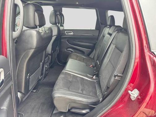 Velvet Red Pearlcoat 2022 Jeep Grand Cherokee LAREDO