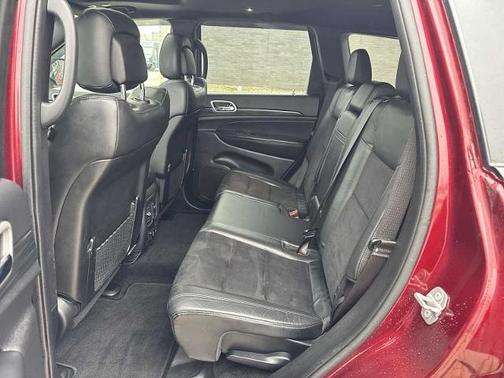 2022 Jeep Grand Cherokee LAREDO