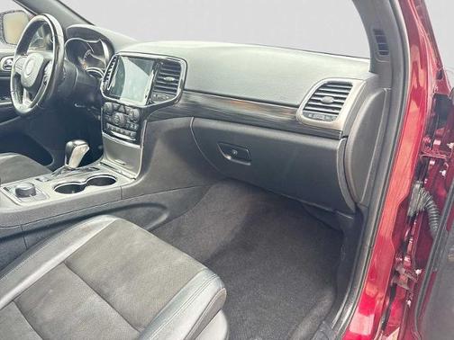 2022 Jeep Grand Cherokee LAREDO