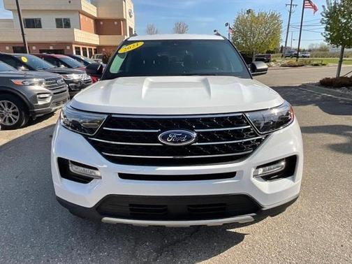 Photo 2 of 59 of 2021 Ford Explorer XLT
