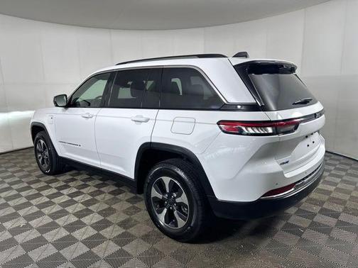 Bright White Clearcoat 2023 Jeep Grand Cherokee 4xe Base