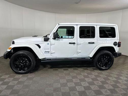 Bright White Clearcoat 2023 Jeep Wrangler 4xe Sahara