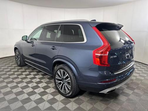 2021 Volvo XC90 T5 Momentum