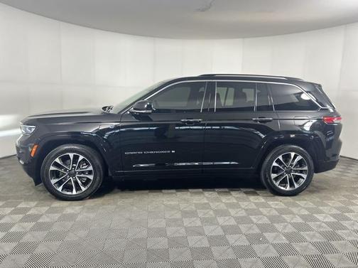 2022 Jeep Grand Cherokee 4xe Overland