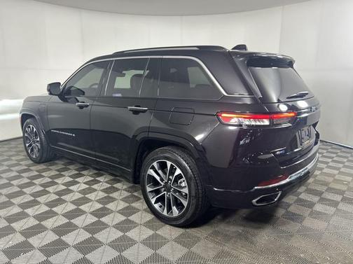 2022 Jeep Grand Cherokee 4xe Overland