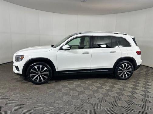 Polar White 2022 Mercedes-Benz GLB 250 4MATIC
