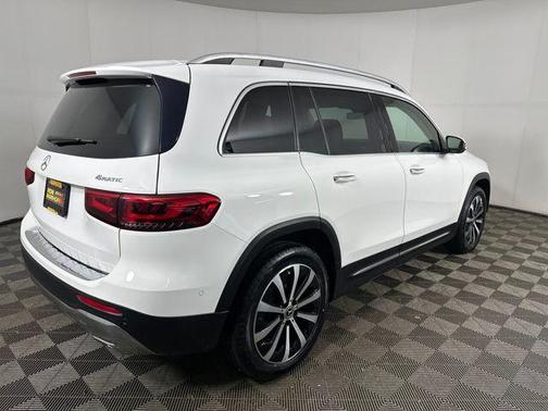Polar White 2022 Mercedes-Benz GLB 250 4MATIC