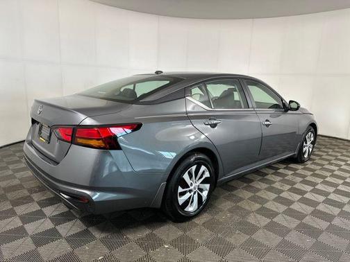 2025 Nissan Altima S FWD