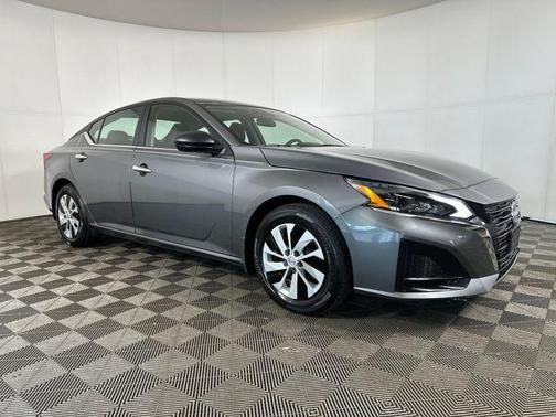 2025 Nissan Altima S FWD