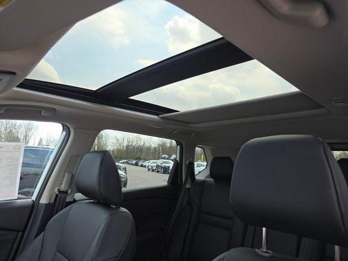 Everest White Pearl Tricoat 2026 Nissan Rogue Dark Armor