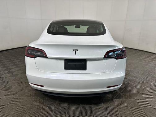 Pearl White Multi-Coat 2023 Tesla Model 3 Standard Range