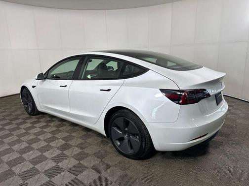 Pearl White Multi-Coat 2023 Tesla Model 3 Standard Range