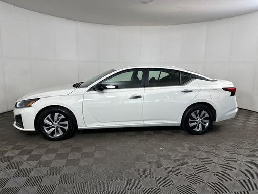 Glacier White 2025 Nissan Altima S FWD