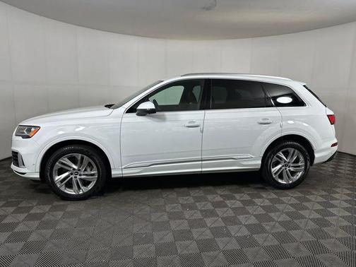 2022 Audi Q7 55 Premium Plus
