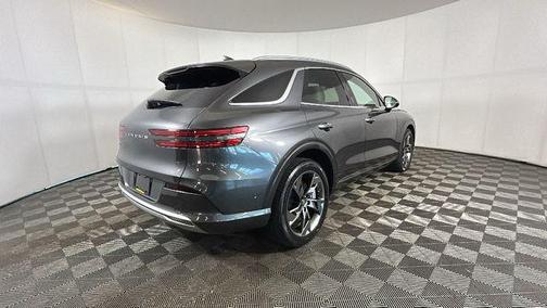 Makalu Gray 2023 Genesis Electrified GV70 Advanced AWD