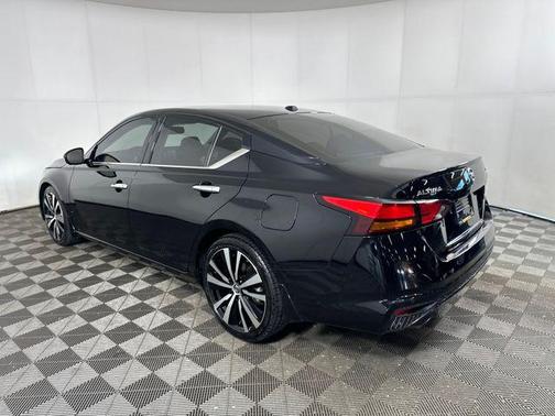 2020 Nissan Altima Platinum FWD