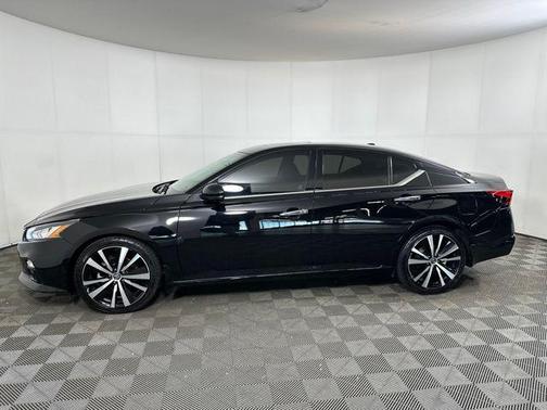 2020 Nissan Altima Platinum FWD