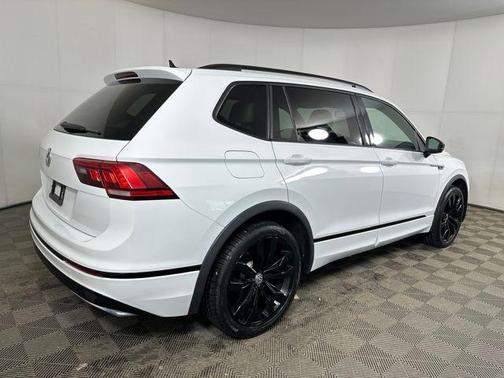 2021 Volkswagen Tiguan 2.0T SE R-Line Black
