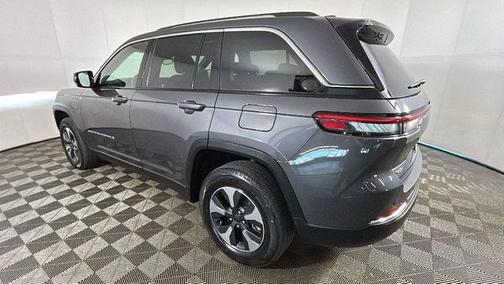 Baltic Gray Metallic Clearcoat 2022 Jeep Grand Cherokee 4xe Base