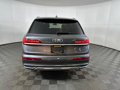 2021 Audi Q7 45 Premium