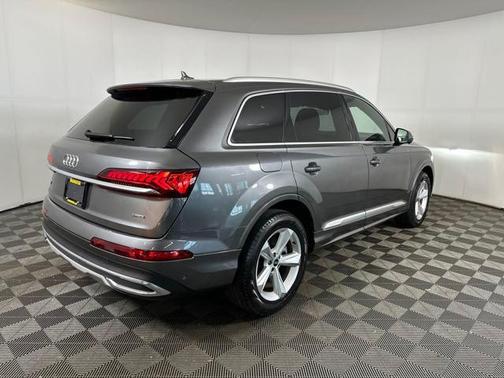 2021 Audi Q7 45 Premium