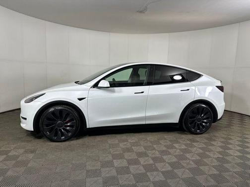Pearl White Multi-Coat 2022 Tesla Model Y Performance Dual Motor All-Wheel Drive