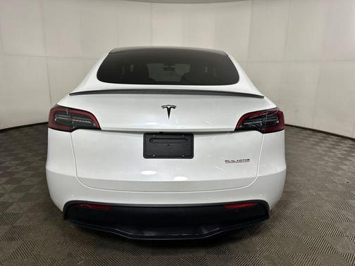 Pearl White Multi-Coat 2022 Tesla Model Y Performance Dual Motor All-Wheel Drive
