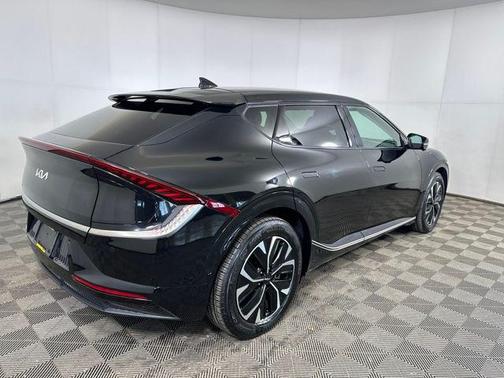 2024 Kia EV6 Wind