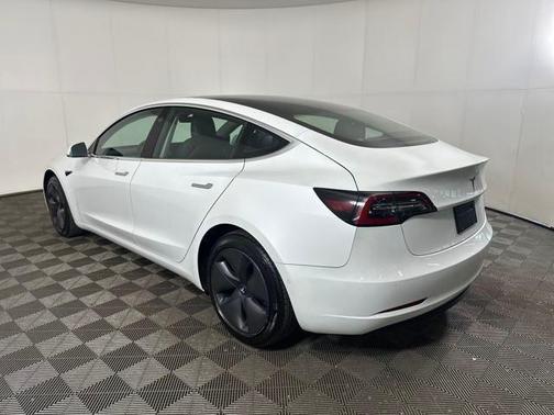 2019 Tesla Model 3 Standard Range Plus