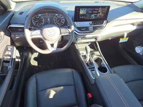 2025 Nissan Altima SR AWD