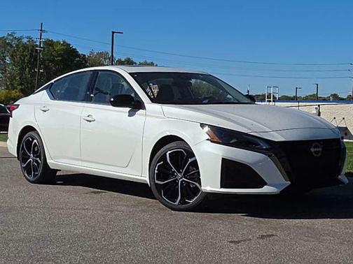 2025 Nissan Altima SR AWD