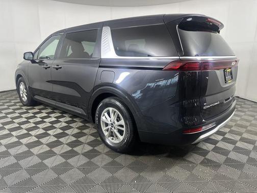 2022 Kia Carnival LXS