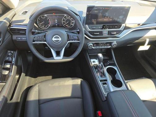 2025 Nissan Altima SR AWD