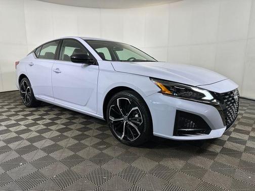 2025 Nissan Altima SR AWD