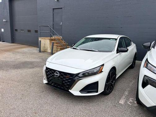 2025 Nissan Altima SR FWD