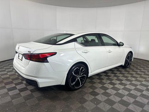 2025 Nissan Altima SR FWD